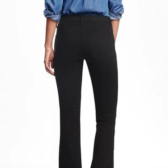 Old Navy Mid-Rise Micro-Flare Jeans Size 12 Tall - Picture 3 of 8